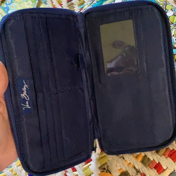 VERA BRADLEY LOT - Picture 5 of 11